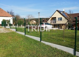 Realizace oplocení – Zlín – 3D panelový plot zelený s podhrabovými deskami