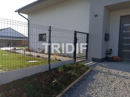 Realizace oplocení - Míškovice - 3D panely Antracit s podhrabovými deskami