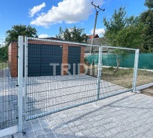 Realizace oplocení – Uherské Hradiště – 3D panelový plot zelený s PD + brána